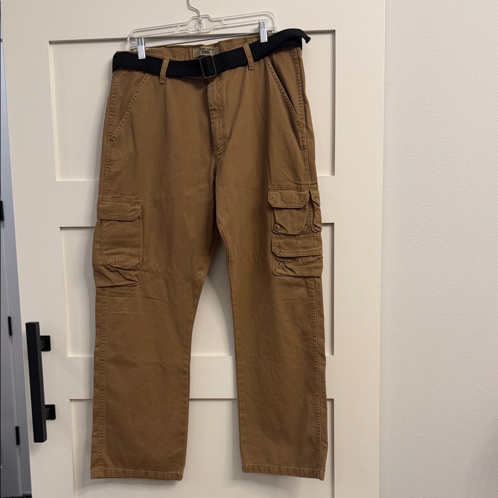 Men's Wrangler Jeans Co Cargo Pants in Brown with Utility Pockets 36x30